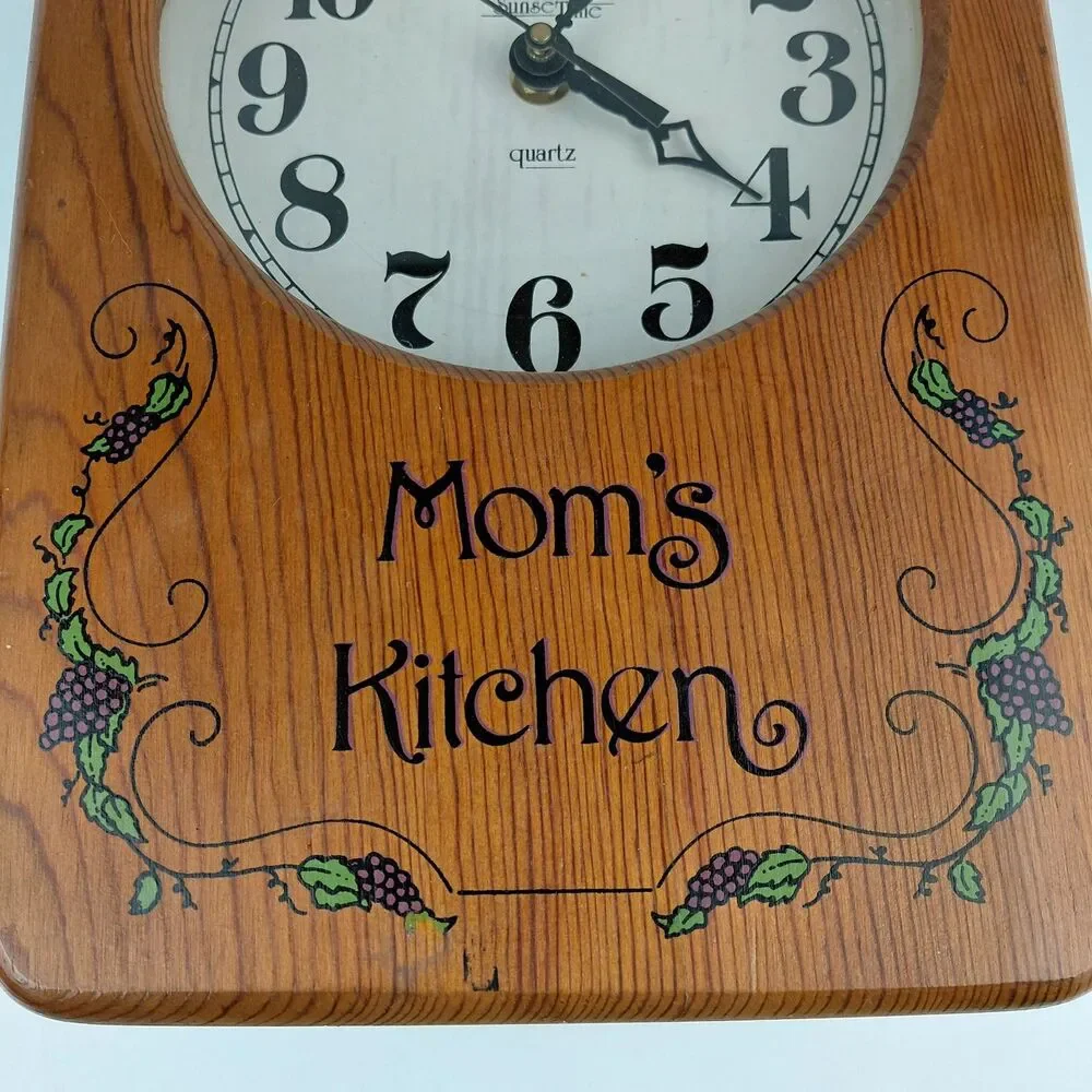 Vintage “Mom’s Kitchen” Solid Wood Oak Wall Clock Grapevine